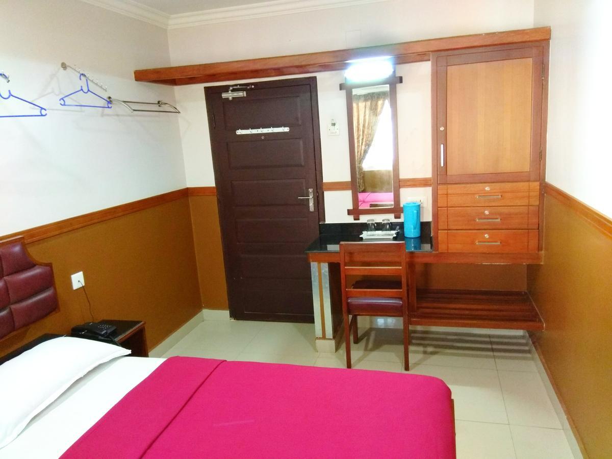 Hotel Maple Regency Kochi Exteriér fotografie